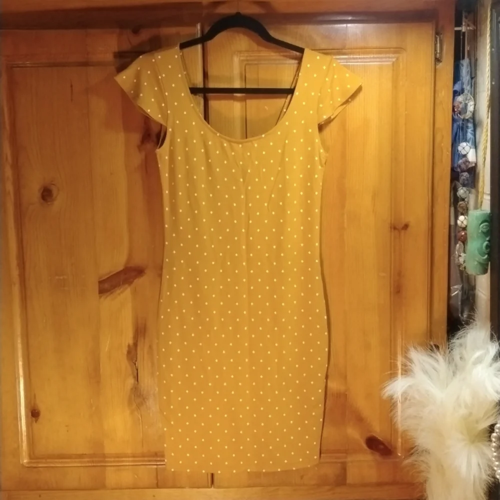 Dress - Picture 1 of 3